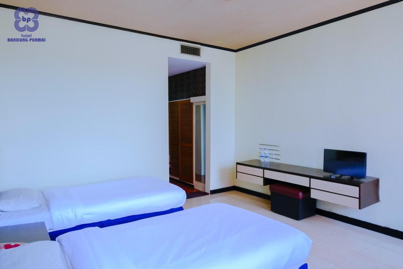 Bandung Permai Hotel Jember Jembel Quarto foto