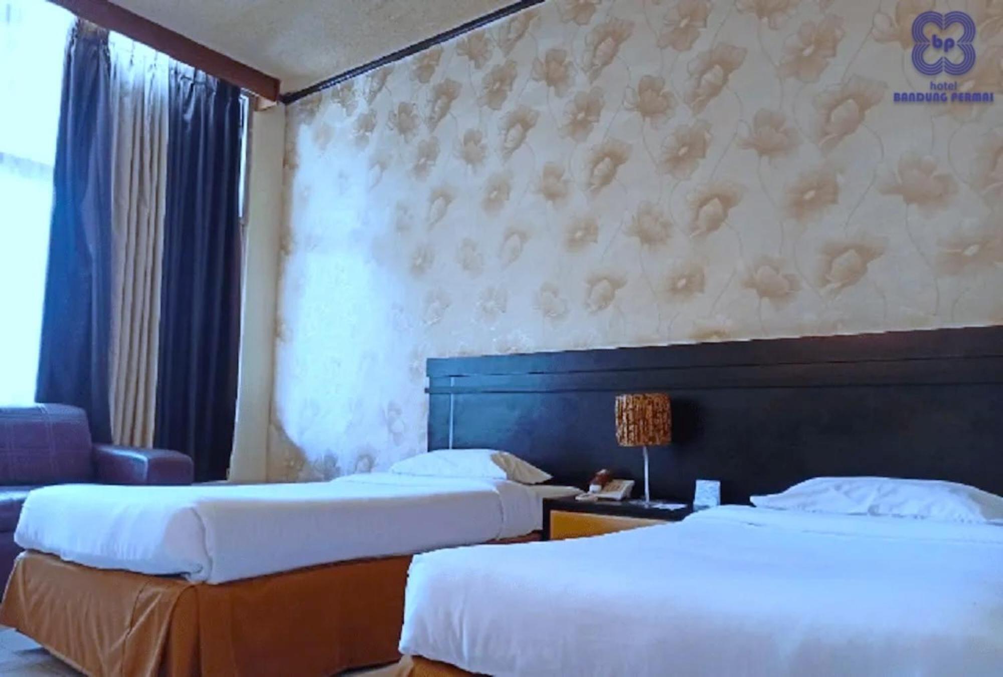 Bandung Permai Hotel Jember Jembel Exterior foto