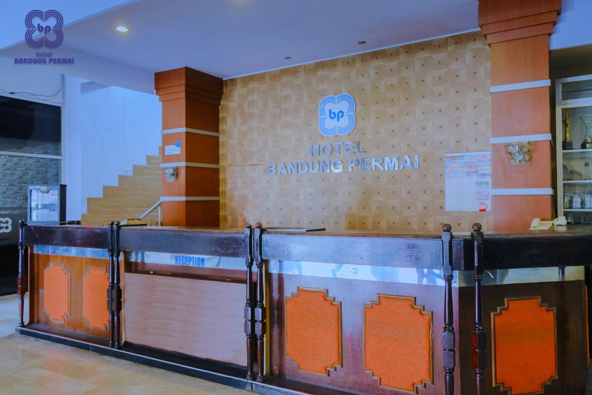 Bandung Permai Hotel Jember Jembel Exterior foto