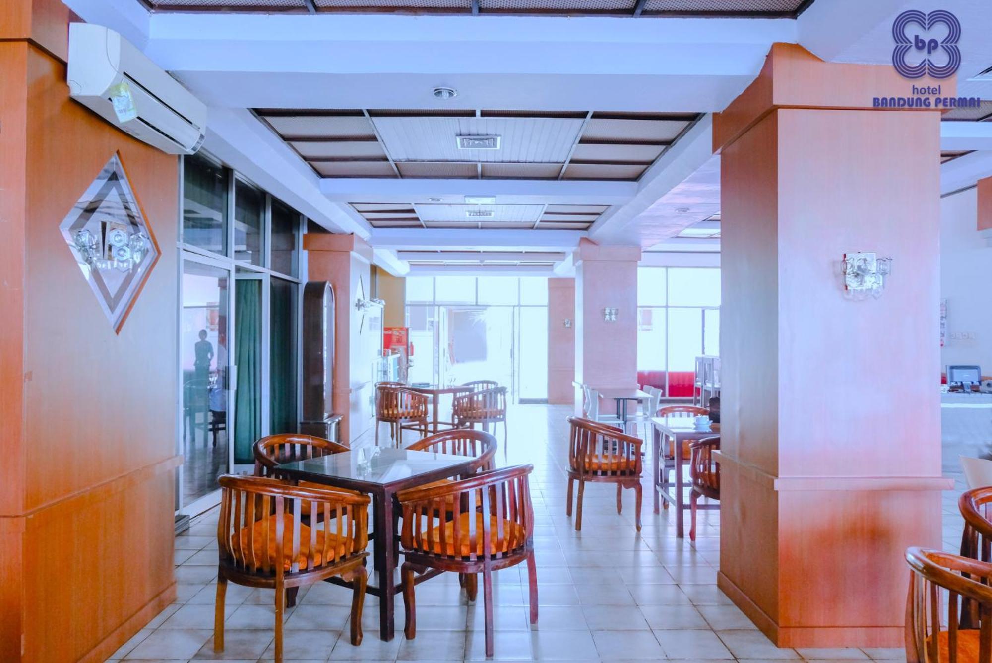 Bandung Permai Hotel Jember Jembel Exterior foto