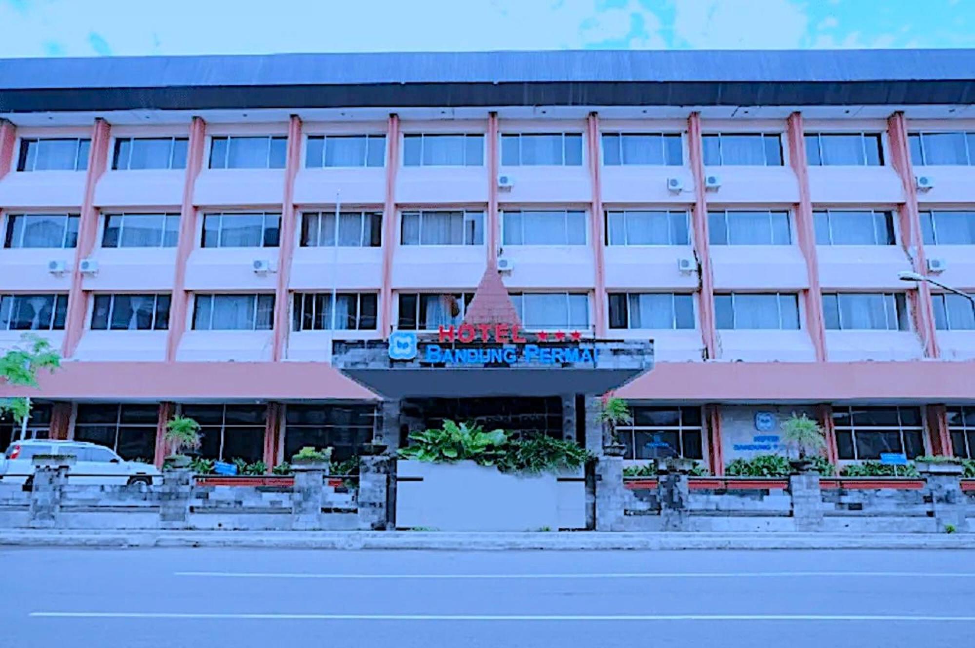 Bandung Permai Hotel Jember Jembel Exterior foto