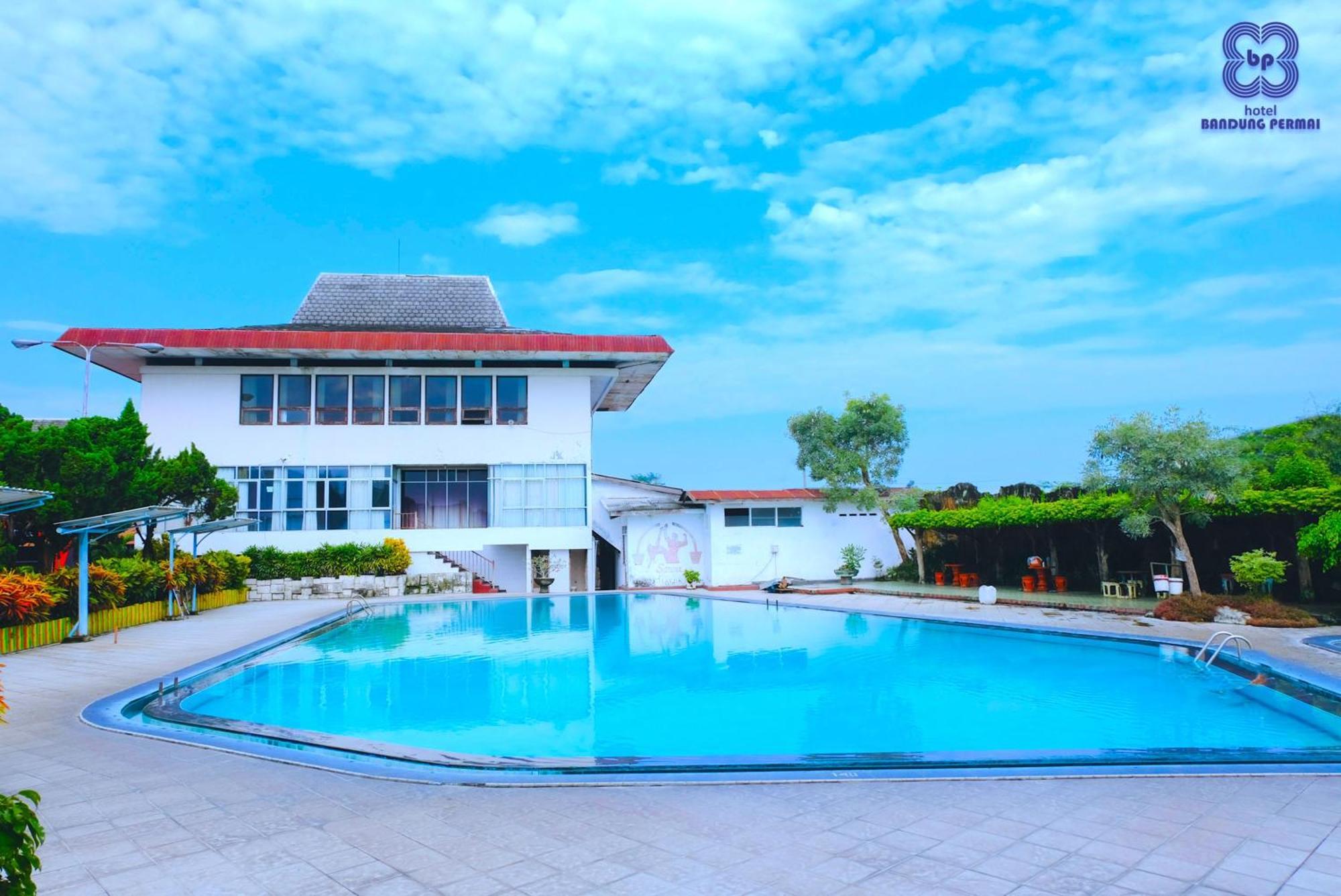 Bandung Permai Hotel Jember Jembel Exterior foto