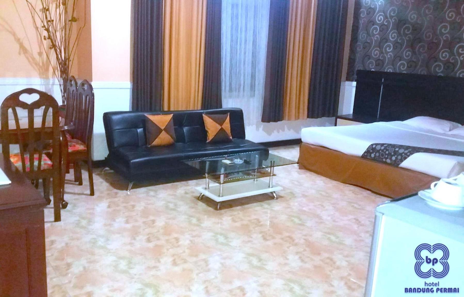 Bandung Permai Hotel Jember Jembel Exterior foto