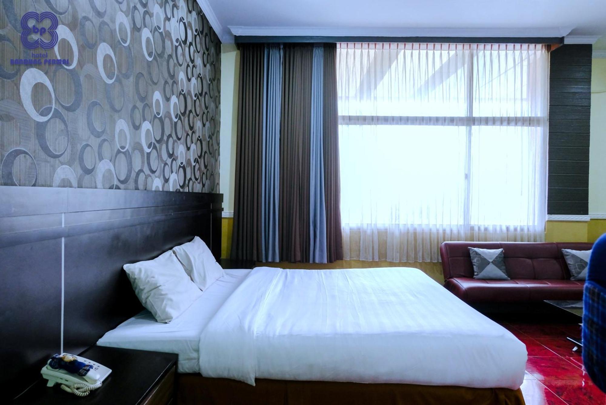 Bandung Permai Hotel Jember Jembel Exterior foto