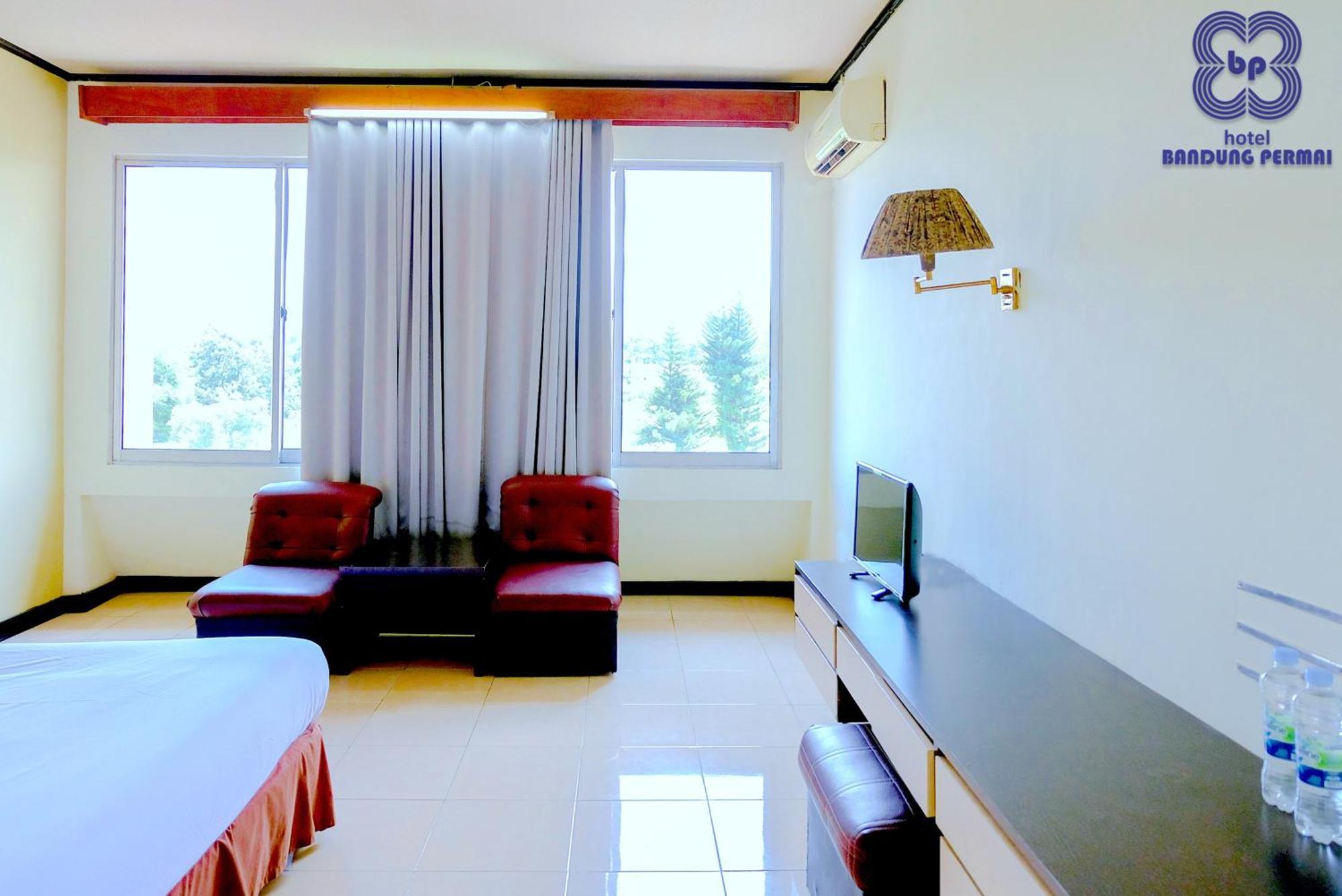 Bandung Permai Hotel Jember Jembel Exterior foto