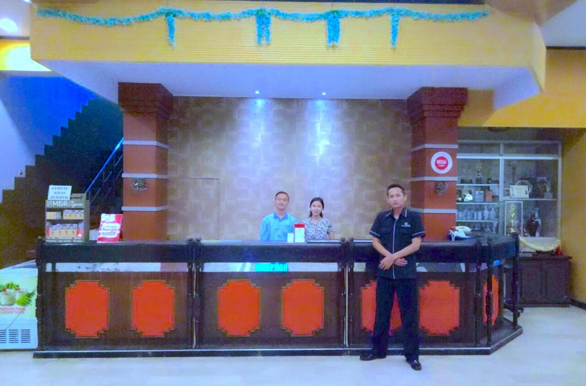 Bandung Permai Hotel Jember Jembel Exterior foto