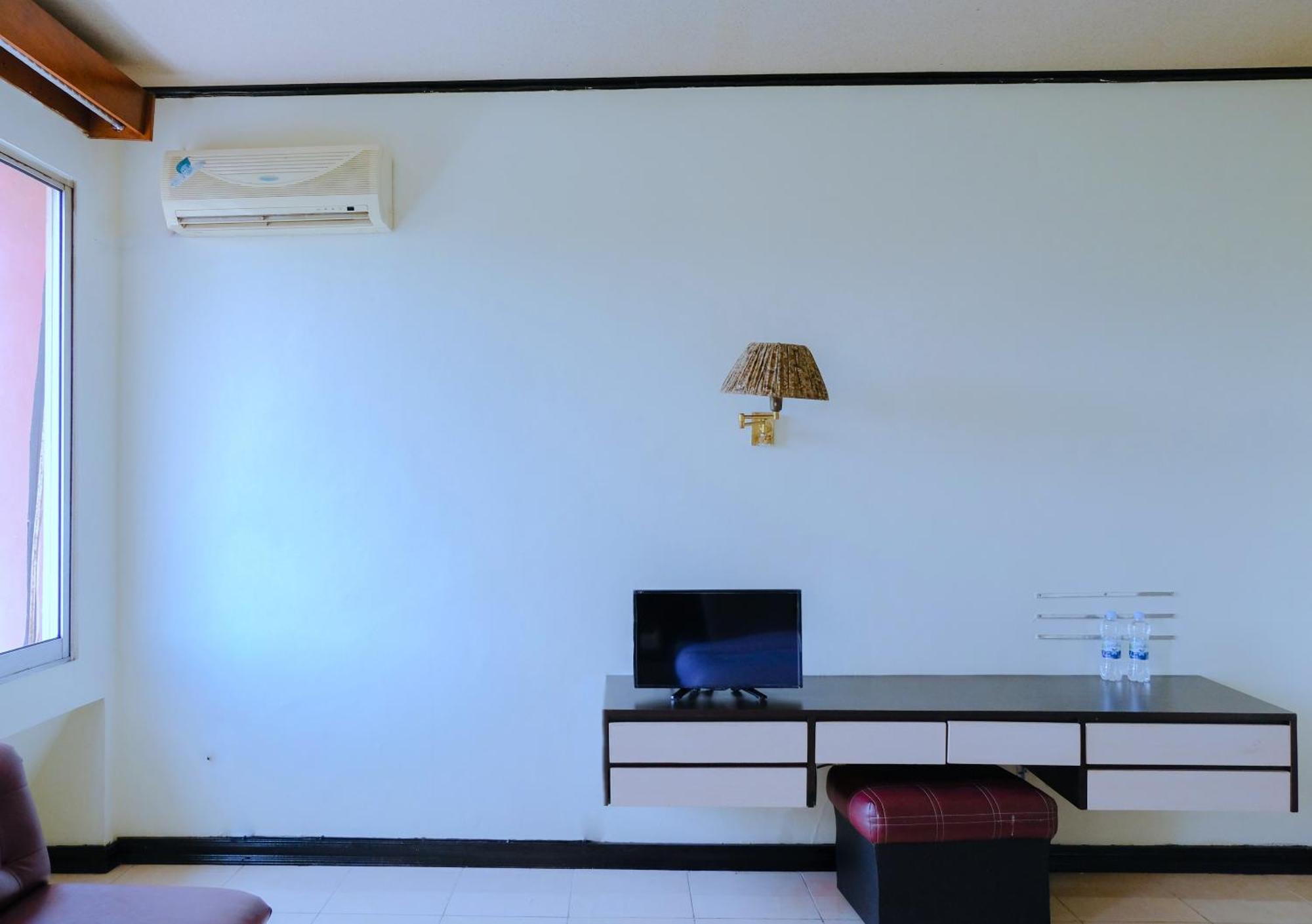 Bandung Permai Hotel Jember Jembel Quarto foto