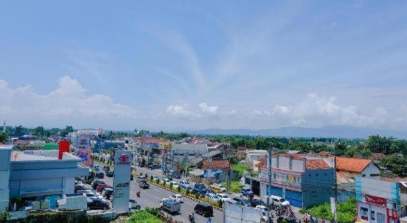 Bandung Permai Hotel Jember Jembel Exterior foto