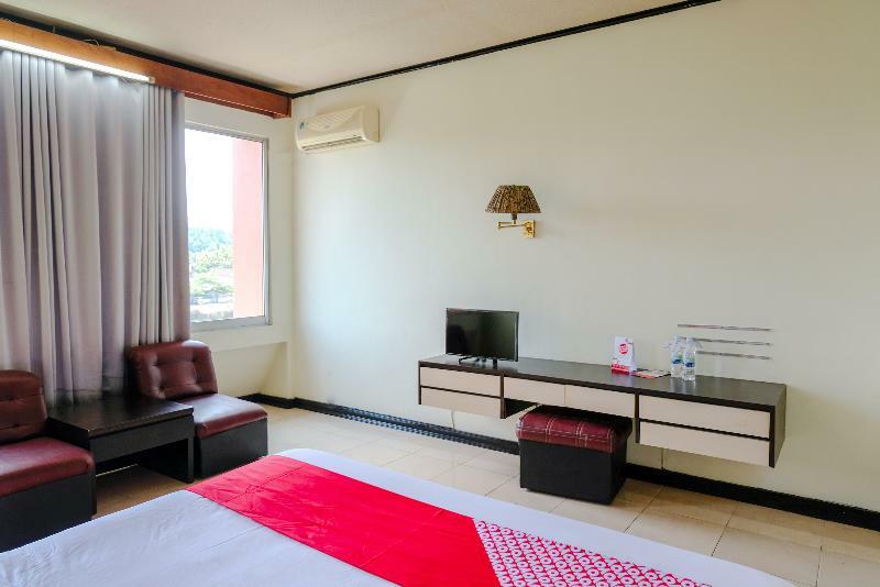 Bandung Permai Hotel Jember Jembel Exterior foto